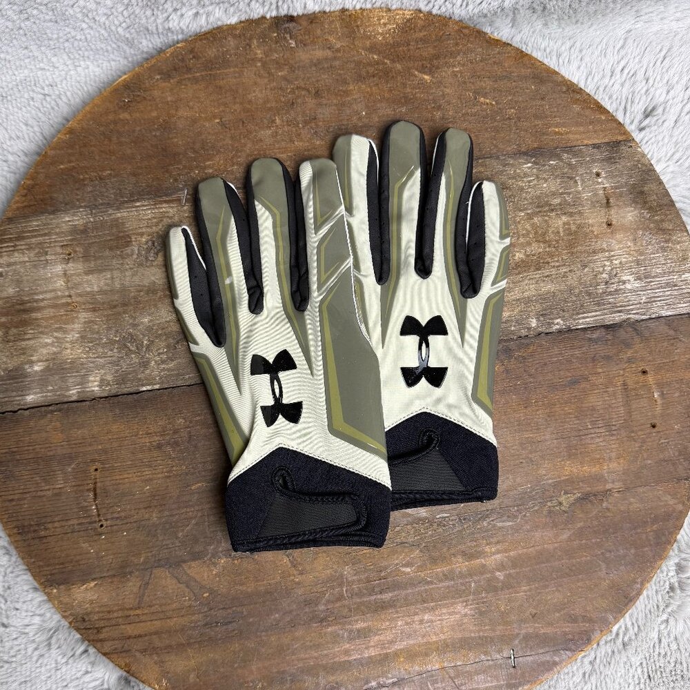 NWOT Under Armour Salute to Service Football Receiver Gloves, Size XXL